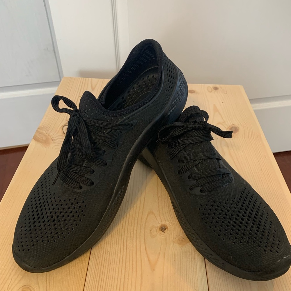 CROCS Men's Black Sneakers